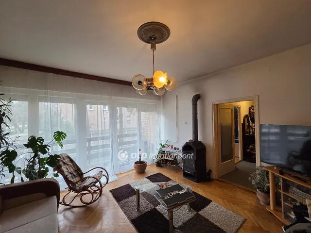 Eladó lakás Szentes, Kertváros 75 nm