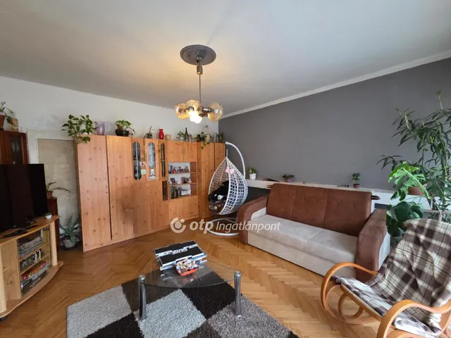 Eladó lakás Szentes, Kertváros 75 nm