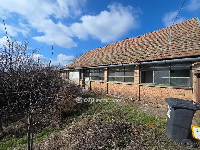 Eladó telek Orosháza 1424 nm