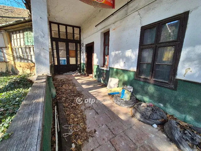 Eladó kereskedelmi és ipari ingatlan Szentes 265 nm