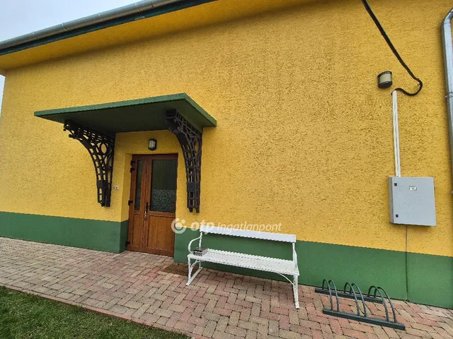 Eladó lakás Szentes 233 nm