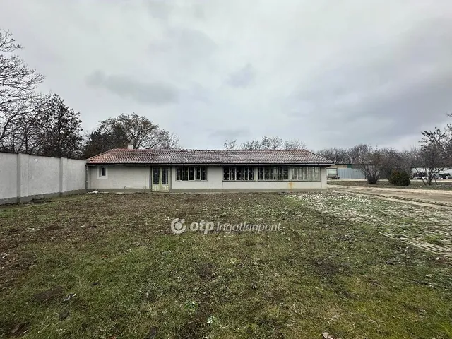 Eladó ház Szentes 645 nm