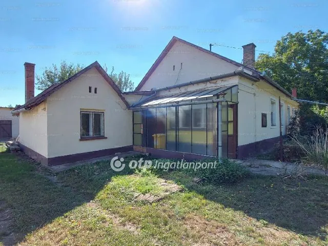 Eladó lakás Mezőhegyes 63 nm