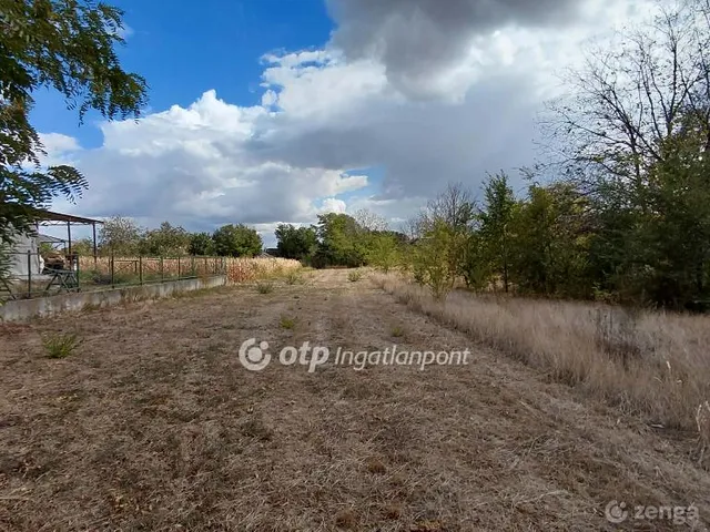 Eladó telek Orosháza 2658 nm