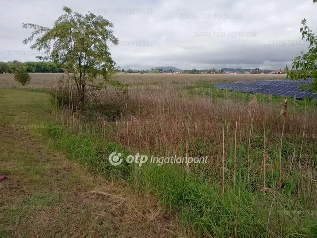 Eladó telek Balatonboglár 2394 nm