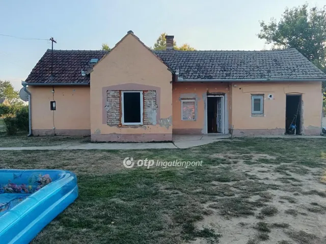 Eladó ház Gölle, Csendes, rendezett 60 nm