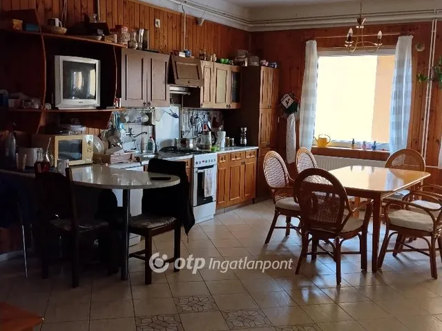 Eladó ház Berzence 233 nm