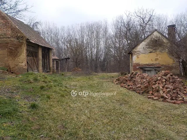 Eladó telek Csombárd 1394 nm