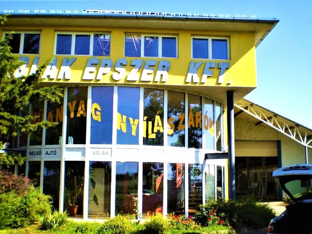 Eladó kereskedelmi és ipari ingatlan Kaposvár 2300 nm