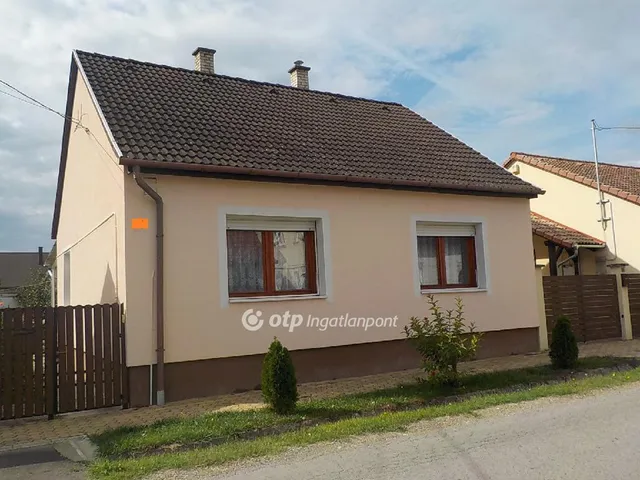 Eladó ház Kaposvár, Északnyugati városrész 88 nm