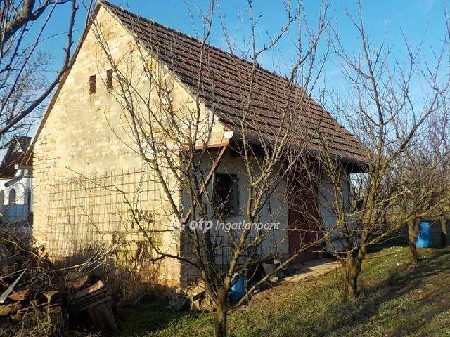 Eladó üdülő és hétvégi ház Kaposvár, Toponár 30 nm