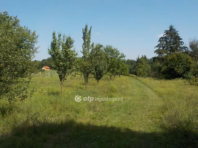 Eladó telek Kaposvár 1000 nm