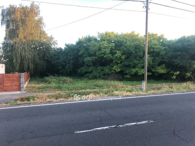 Eladó telek Kaposfő 768 nm