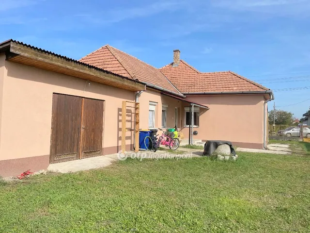 Eladó ház Szigetcsép 120 nm
