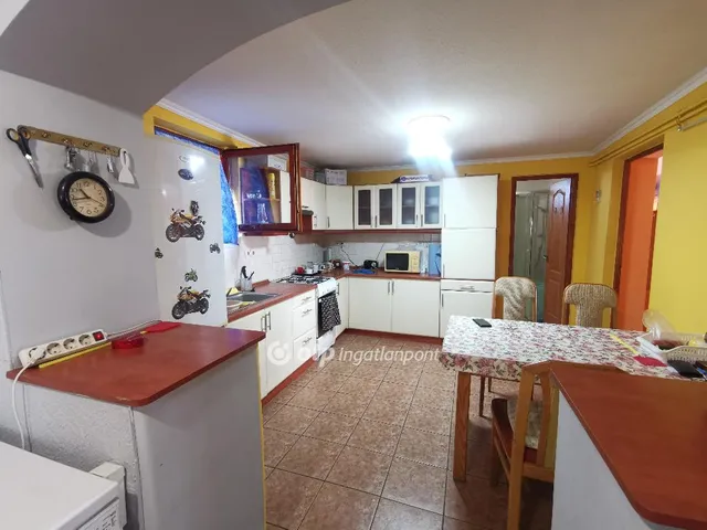 Eladó ház Dömsöd, Központ közeli 83 nm