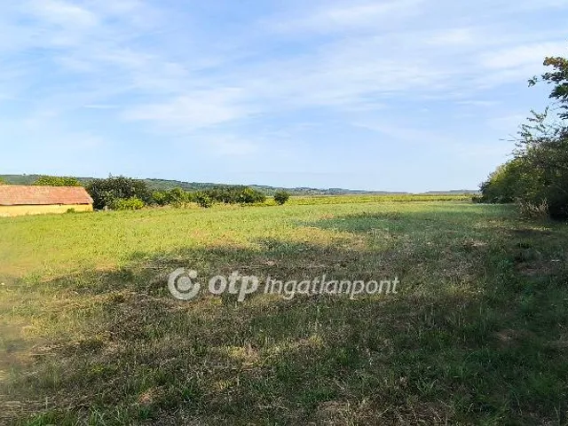 Eladó telek Gyugy 2093 nm