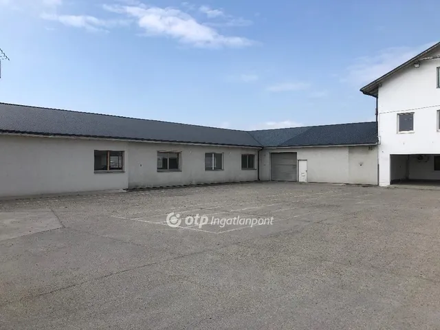 Kiadó kereskedelmi és ipari ingatlan Szigetszentmiklós 1500 nm
