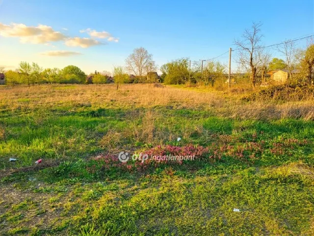 Eladó telek Taksony 851 nm