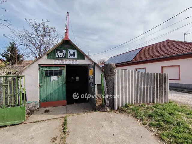 Eladó kereskedelmi és ipari ingatlan Dömsöd 63 nm