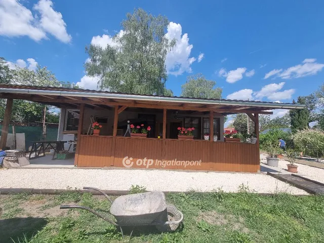 Eladó telek Dömsöd 800 nm