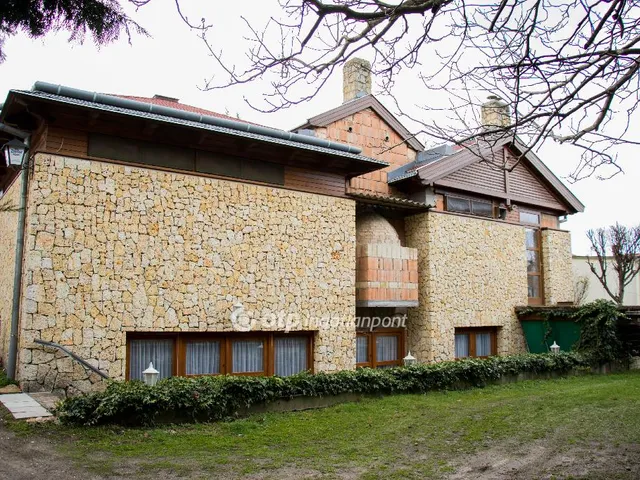 Eladó kereskedelmi és ipari ingatlan Tököl 220 nm