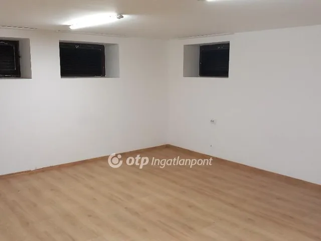 Eladó ház Boldog 208 nm