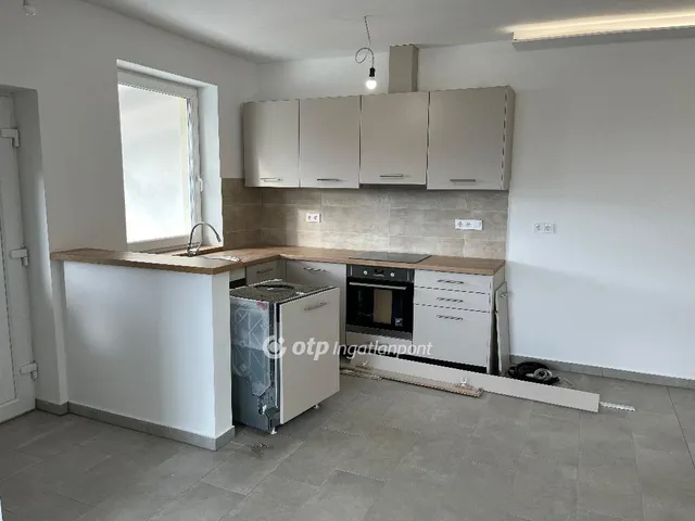 Eladó lakás Tápiószőlős 60 nm