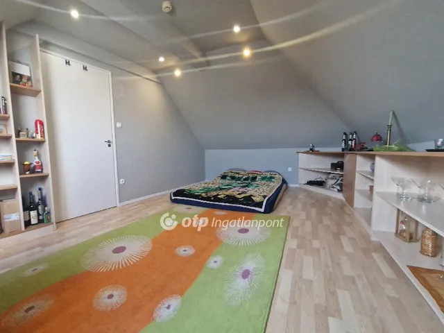 Eladó ház Cegléd 240 nm