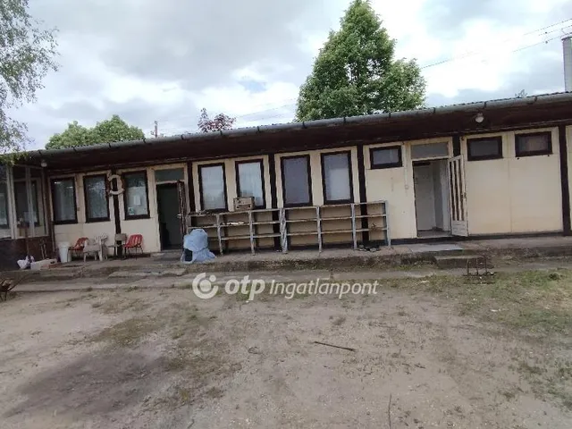 Eladó kereskedelmi és ipari ingatlan Nagykáta 105 nm