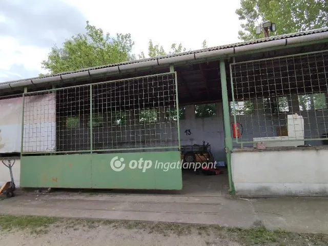 Eladó kereskedelmi és ipari ingatlan Nagykáta 105 nm