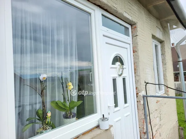 Eladó ház Jászfényszaru 200 nm