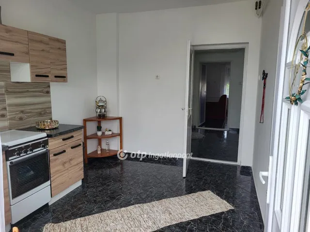 Eladó ház Jászfényszaru 200 nm