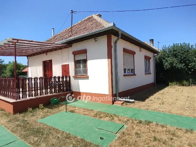 Eladó ház Tápiószecső, Csendes 58 nm