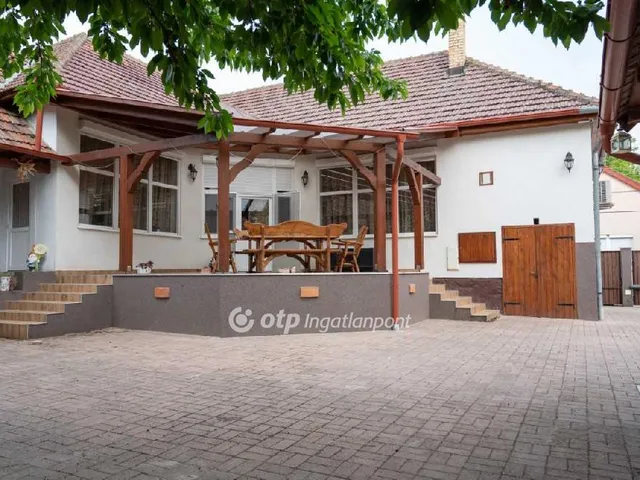 Eladó ház Ceglédbercel 150 nm