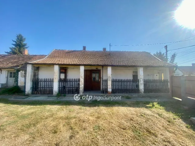 Eladó ház Jászfelsőszentgyörgy, frekventált 45 nm
