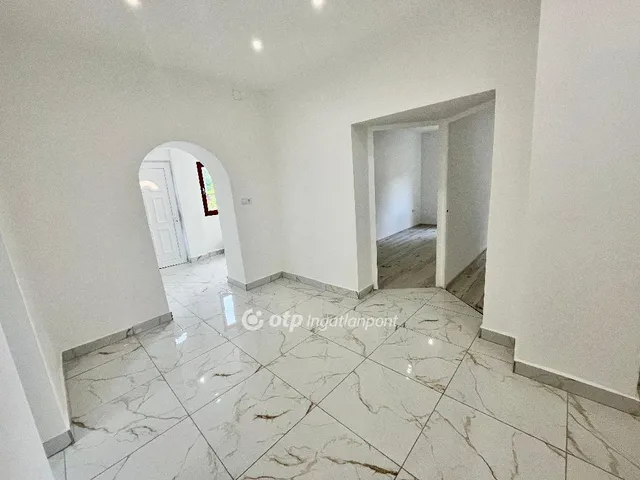 Eladó ház Újszász 68 nm