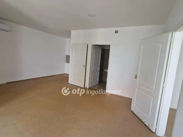 Eladó lakás Tápiószele 66 nm