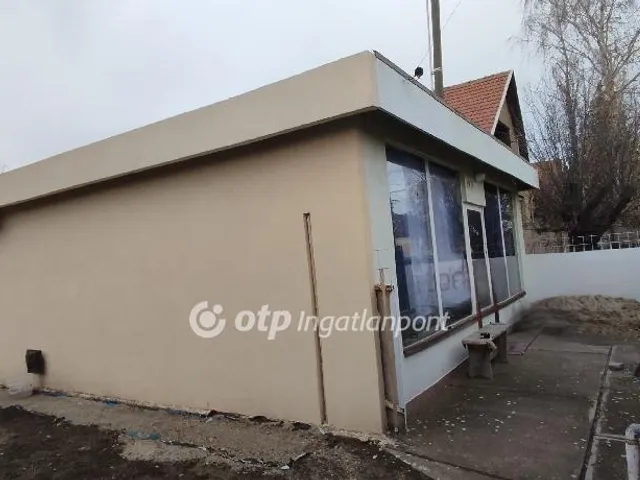 Eladó kereskedelmi és ipari ingatlan Tápiógyörgye 63 nm