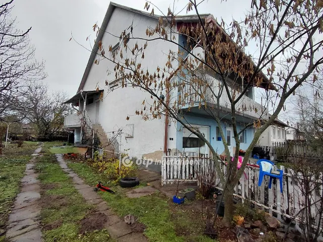 Eladó ház Tarnaörs 201 nm