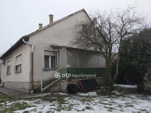 Eladó ház Alattyán 97 nm