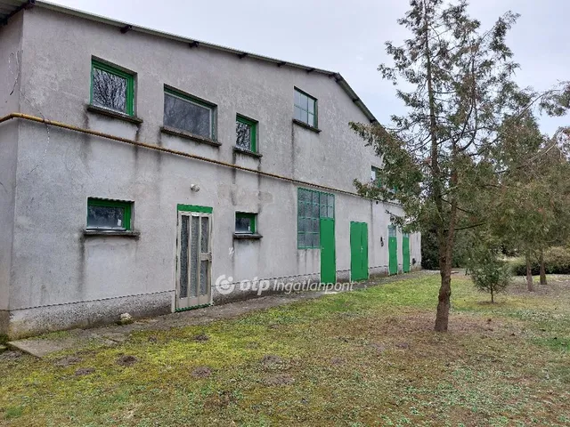 Eladó kereskedelmi és ipari ingatlan Mohács 752 nm