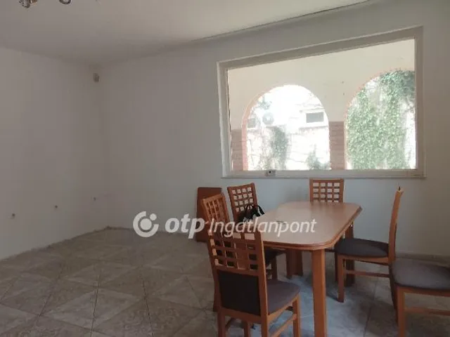 Eladó ház Jászberény 206 nm