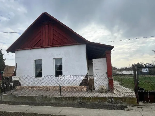 Eladó ház Jászladány 44 nm