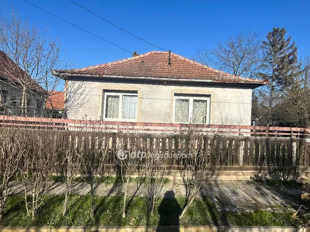 Eladó ház Jászkisér 56 nm