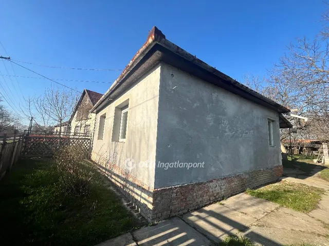 Eladó ház Jászkisér 56 nm