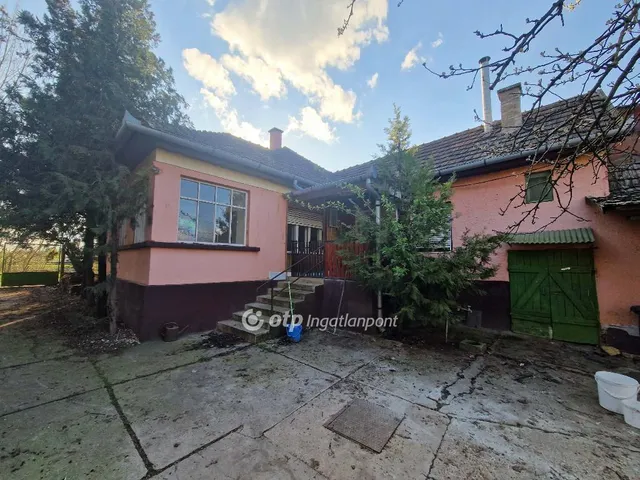 Eladó ház Tápiószele 75 nm