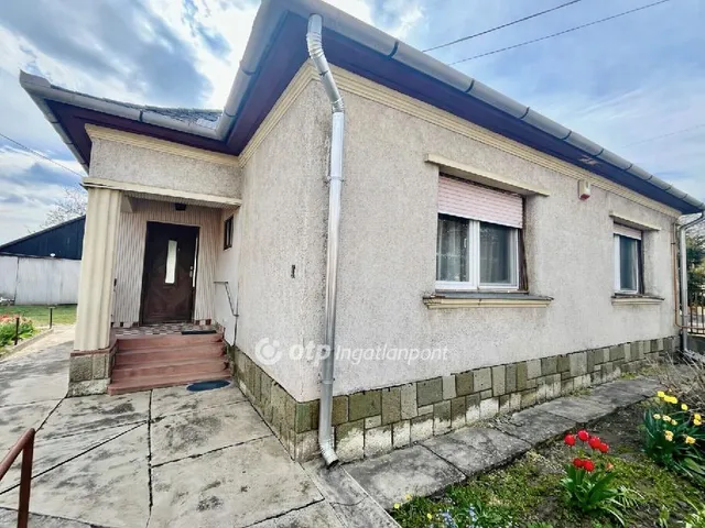 Eladó ház Jászapáti 96 nm
