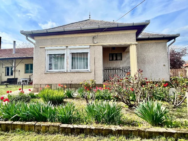 Eladó ház Jászapáti 96 nm