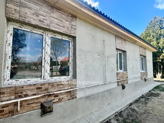 Eladó ház Újszász 79 nm