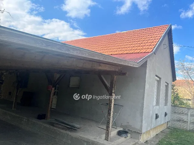 Eladó ház Újszász 91 nm